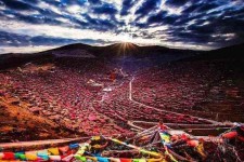 如东色达旅游攻略(四川色达旅游攻略)