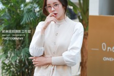 如东兼职模特被摄影师亲(兼职模特被摄影师亲了)