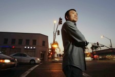 如东上海私人伴游 赵伟：洛杉矶的“福尔摩斯”