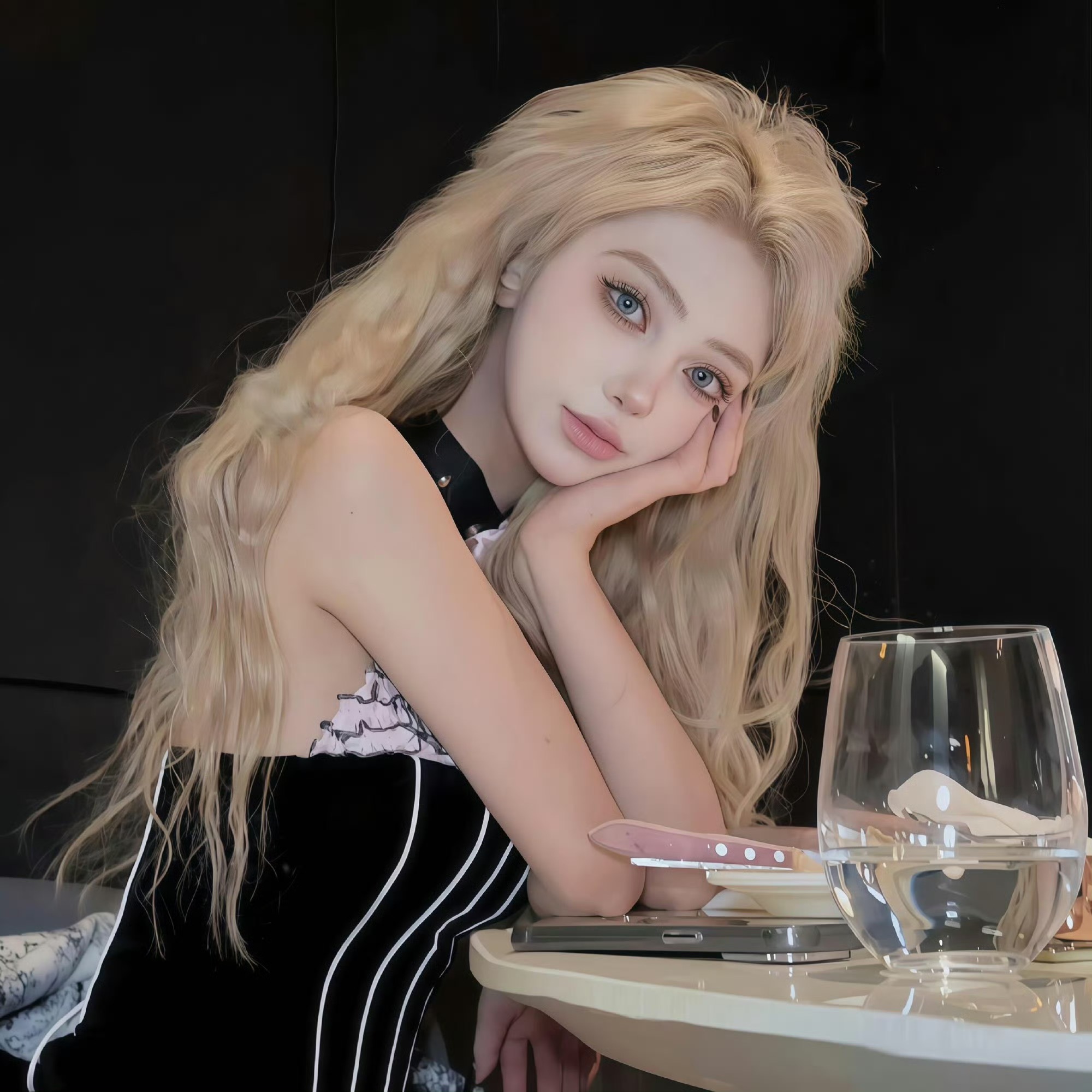 如东伴游女生晨露的资料