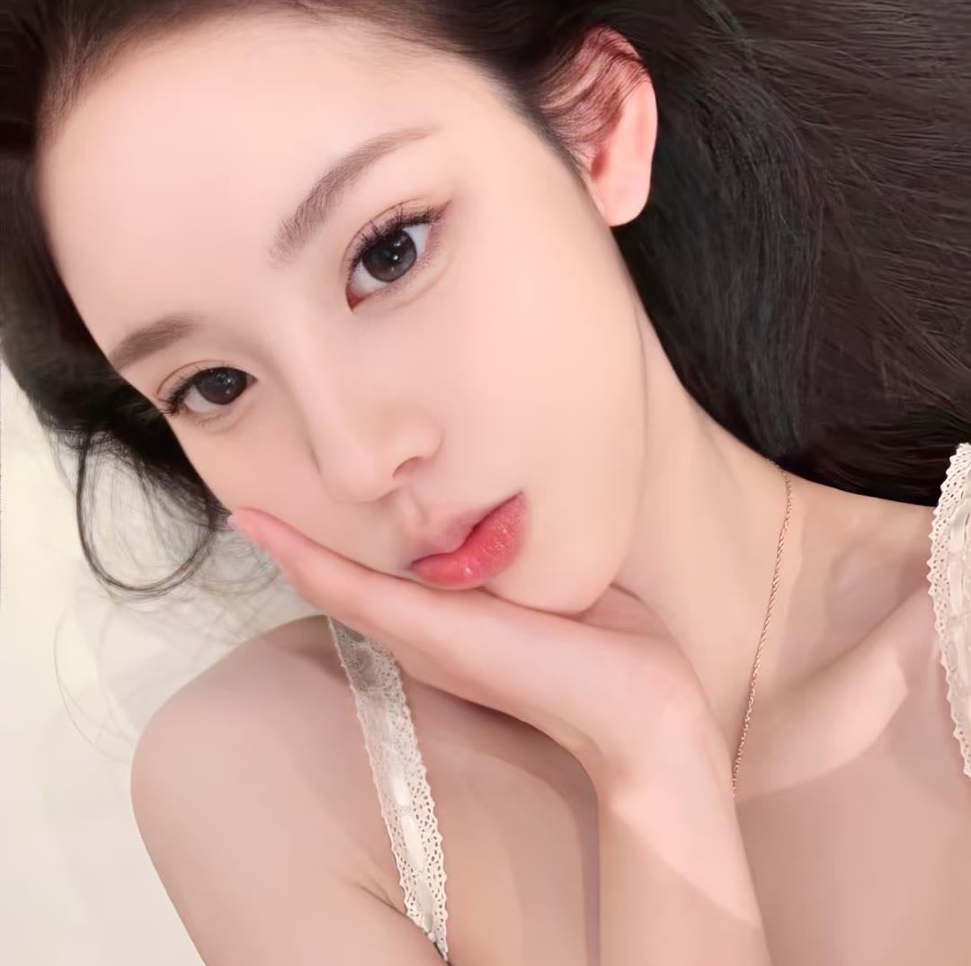 如东伴游女生佛白易的资料