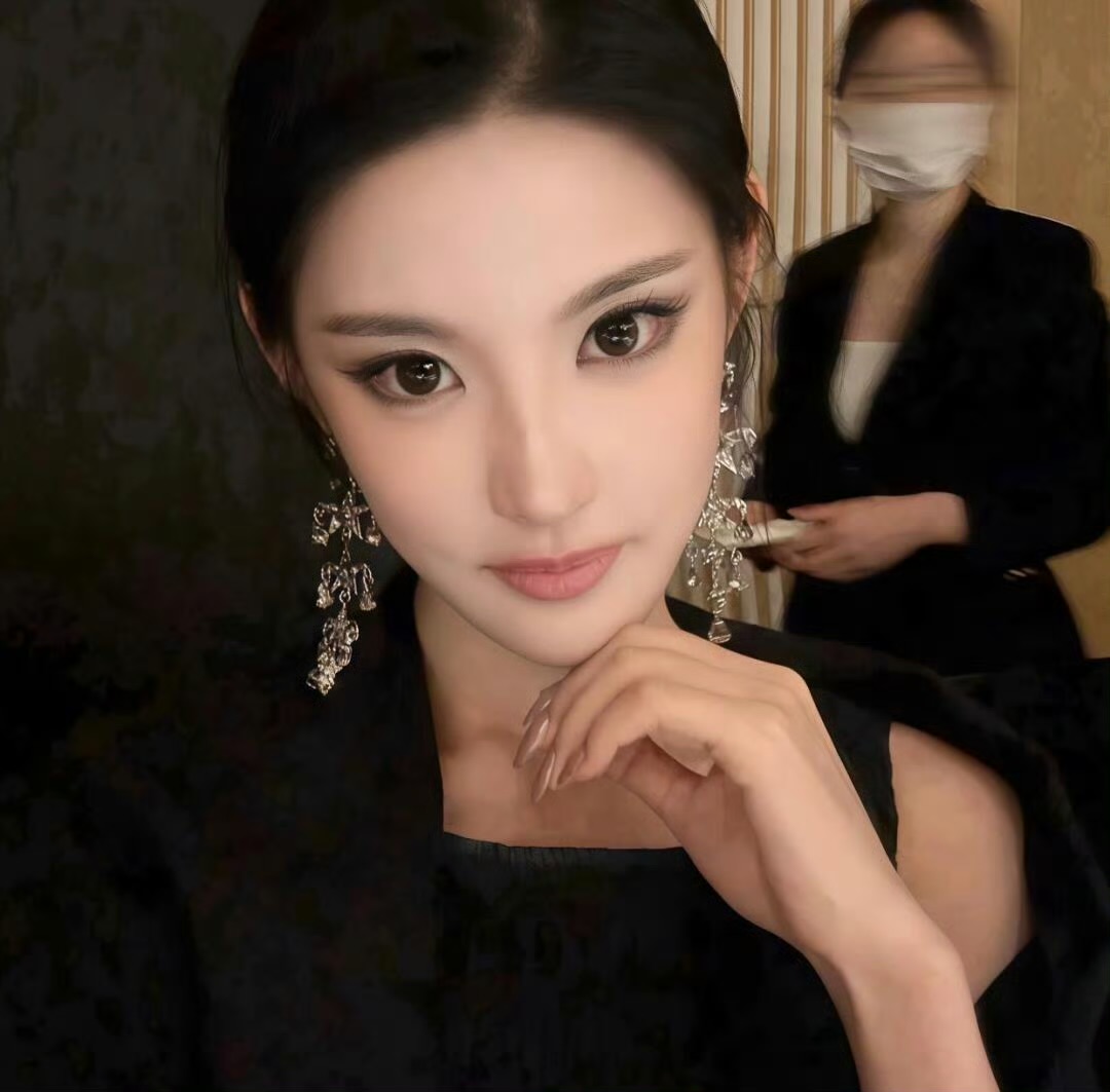 如东伴游女生 | Isabella Chen的资料