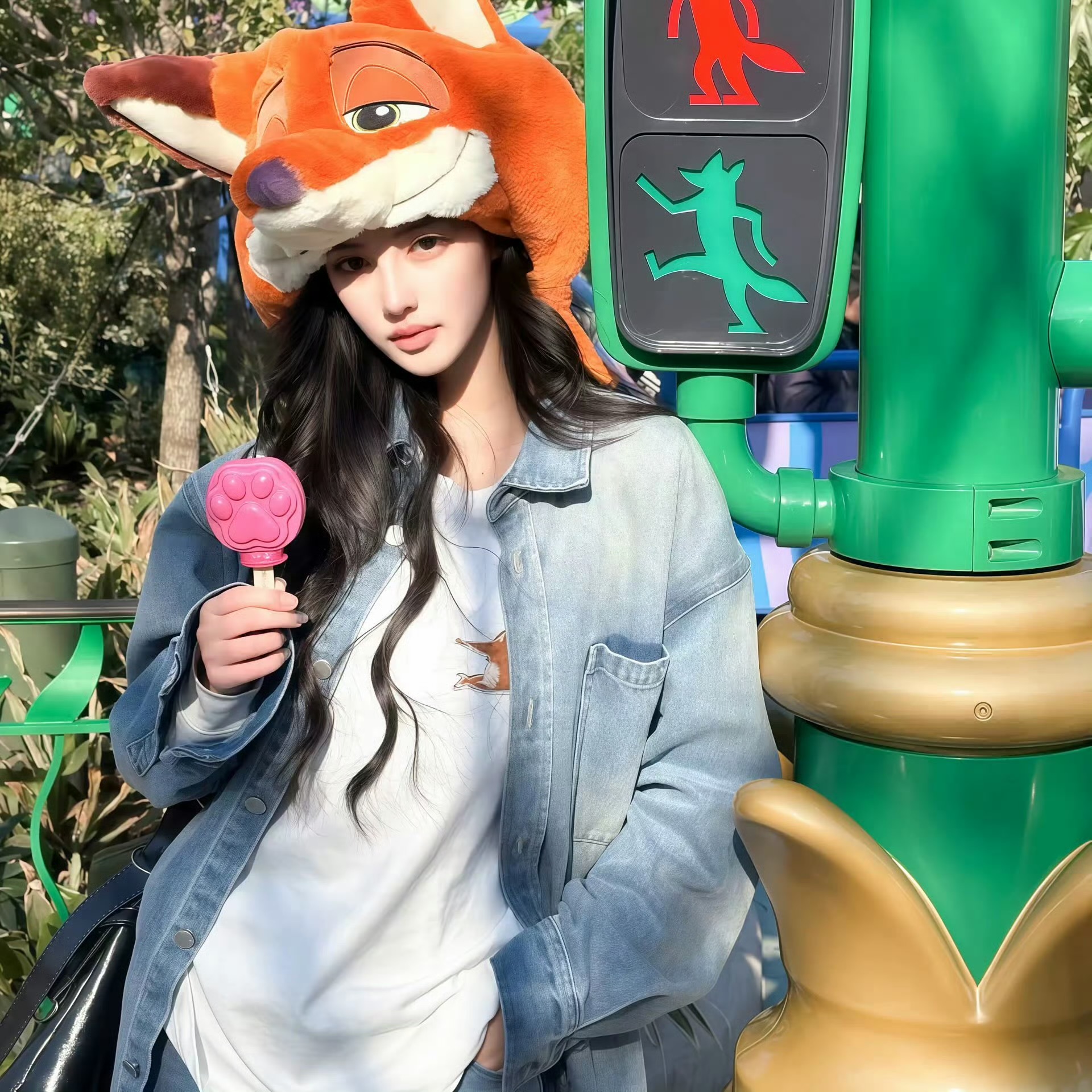 如东伴游女生 | 屈芷烟的资料